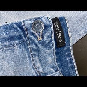 White House Black Market ankle cropped jeans